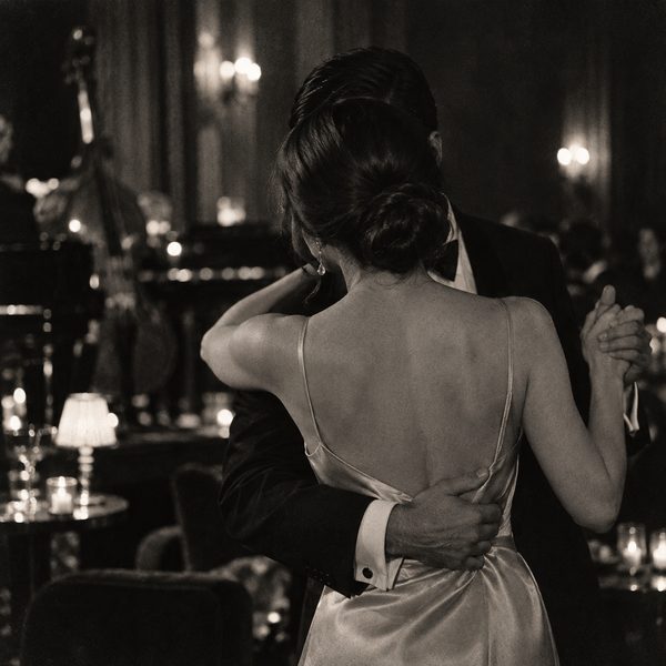 The couple dancing, seen from behind